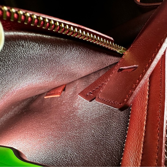 Bought for 2950.00 plus tax which was 3100
Serial number: W-LA-0164
With tag - Picture 2 of 9